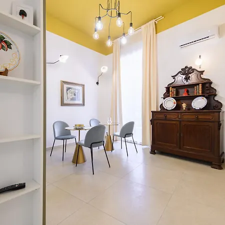 Into Mann Apartment *