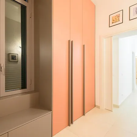 Into Mann Apartment *