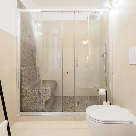 Into Mann Lejlighed Napoli